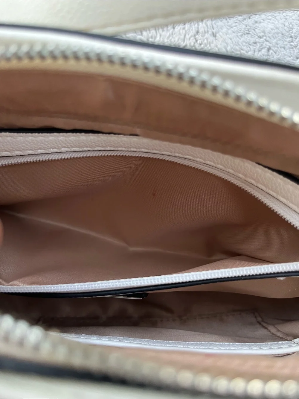 Vintage White Guess Faux Leather Small Shoulder Bag